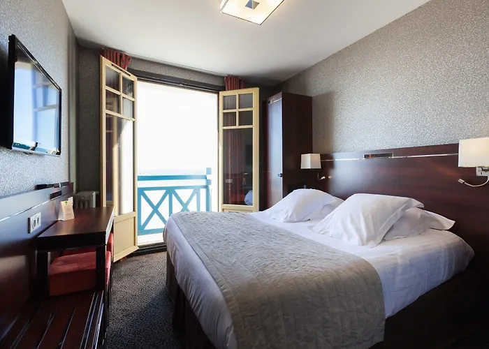 Ambassadeurs Logis Hotel