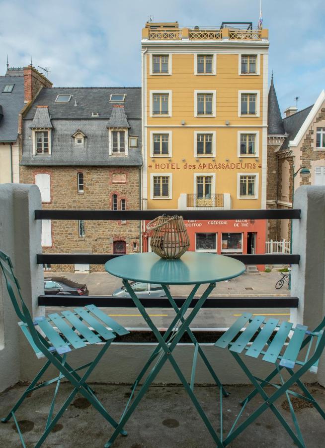 Ambassadeurs Logis Hotel 3*