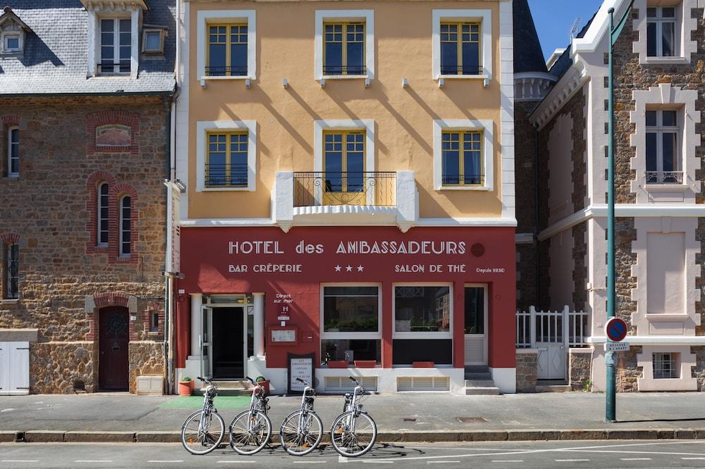 Hotel Ambassadeurs Logis 3*