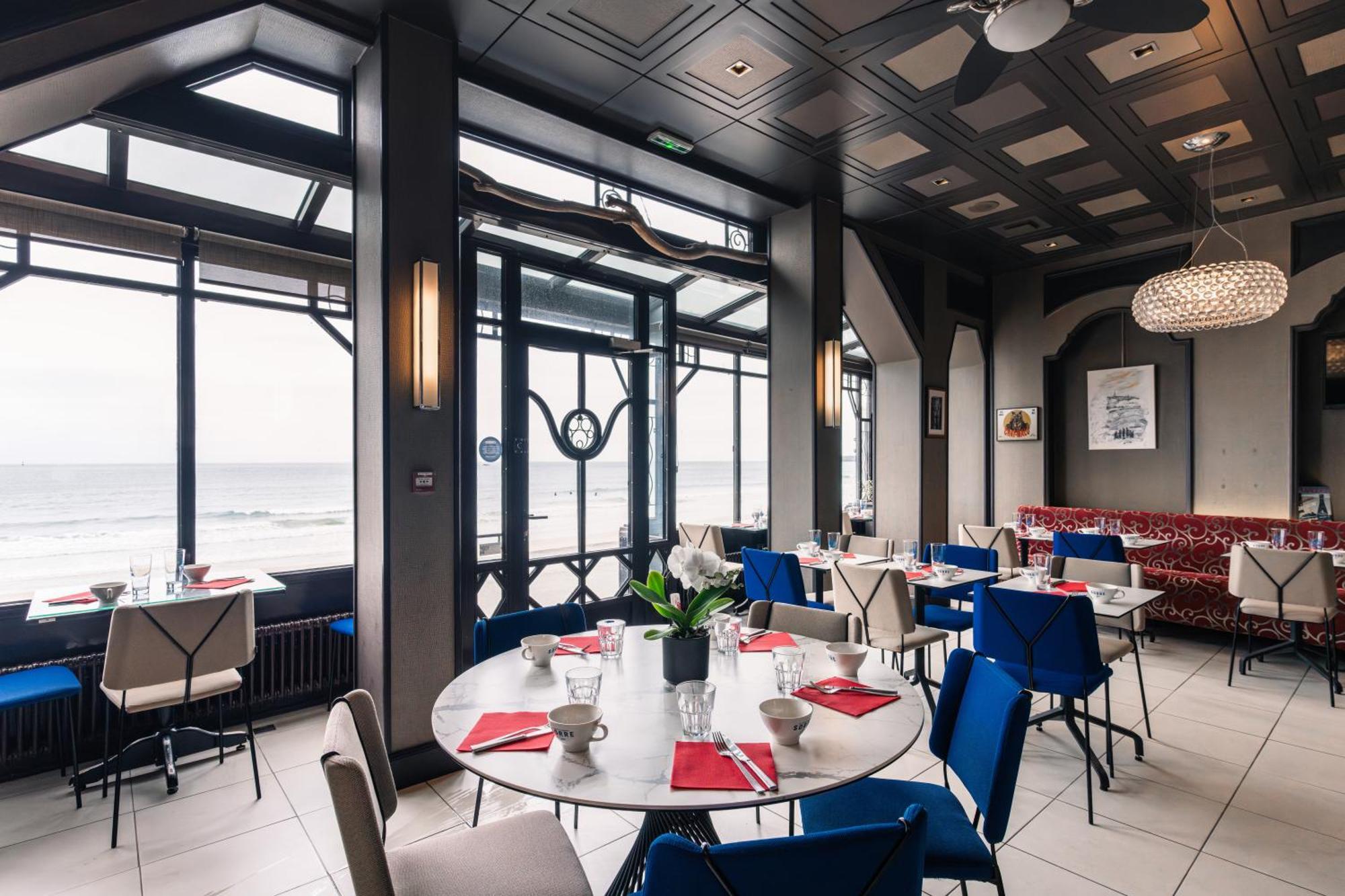 Ambassadeurs Logis Hotel