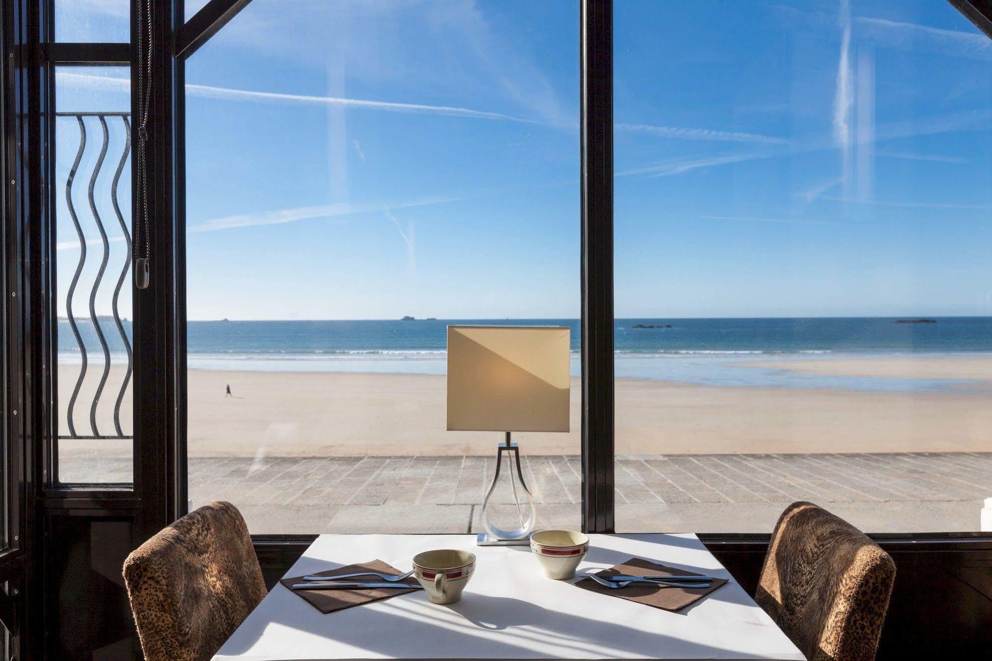 Hotel Ambassadeurs Logis 3*